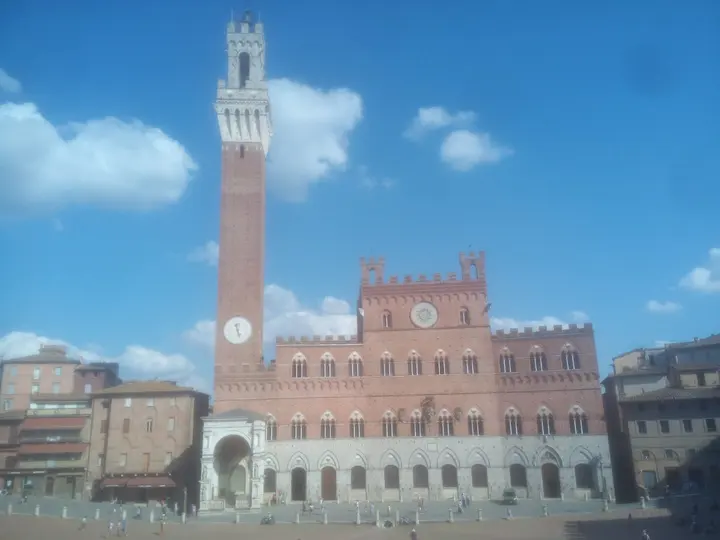 Siena's Piazza del Campo square